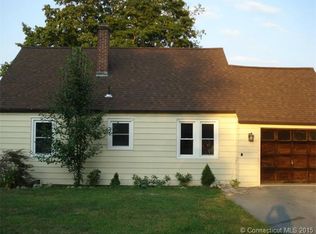 6 Riverview Pl, Quaker Hill, CT 06375