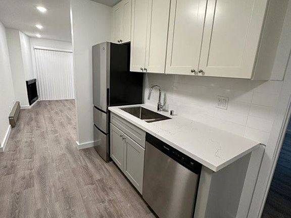 3rd image of 550 27th St APT 306