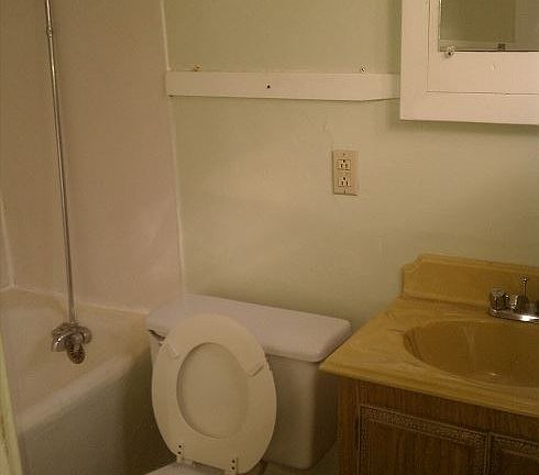 5th image of 611 S 8th Ave APT 6
