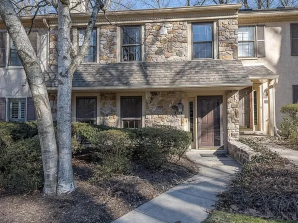 704 Weatherstone Dr, Paoli, PA 19301