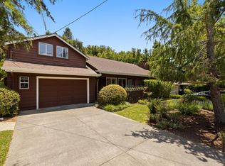 34 Manor Rd, Kentfield, CA 94904