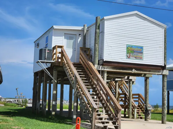 123 W Central Ave, Grand Isle, LA 70358