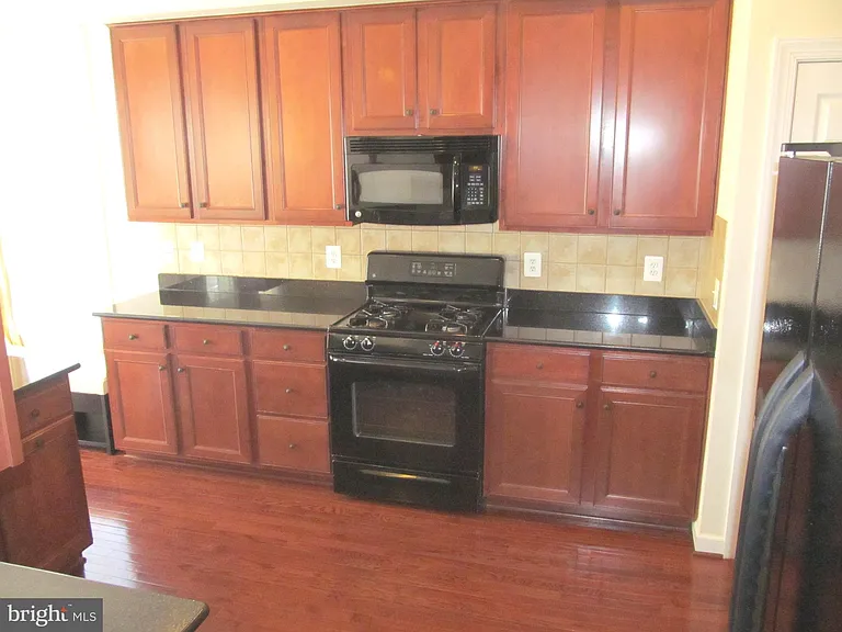 2511 Pascal Pl — Photo 2