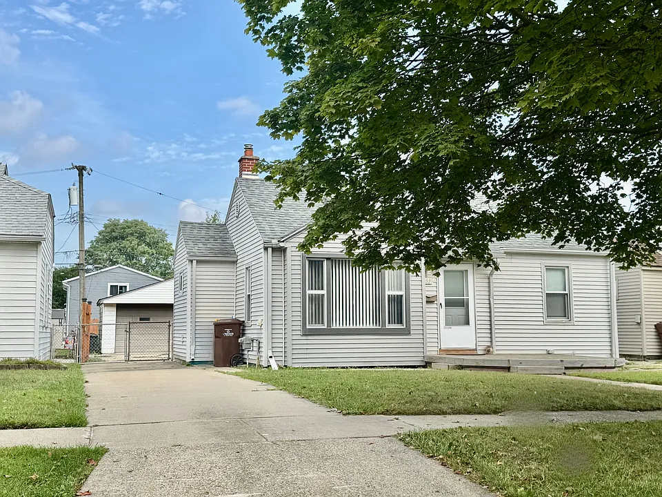 3631 Swanson St