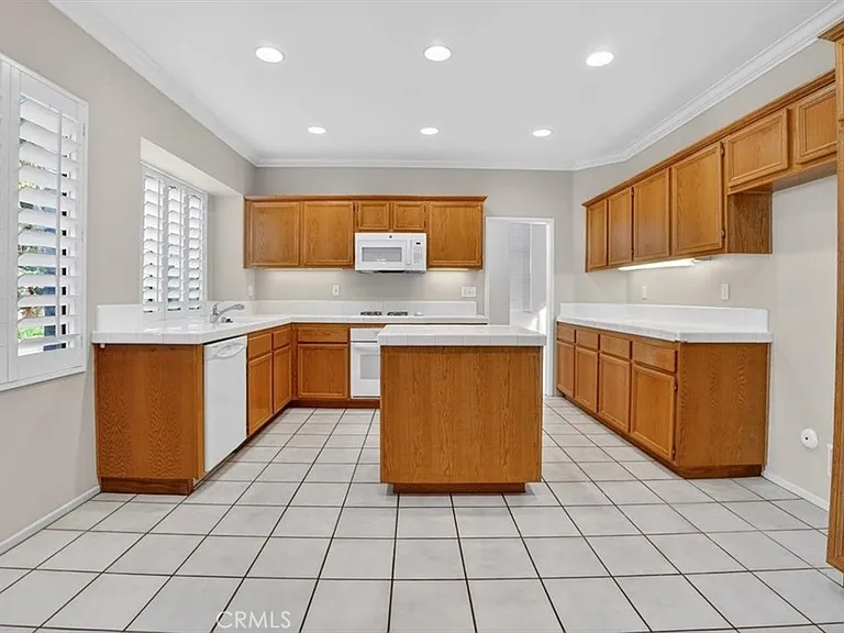 2620 Taylor Ave — Photo 15