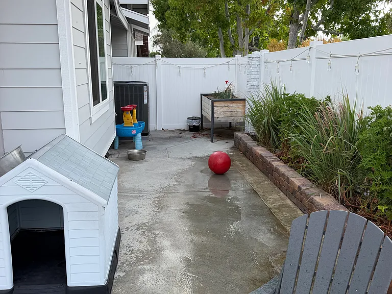 136 23rd St — Photo 24