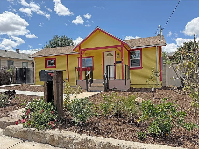 810 Pine St — Photo 1