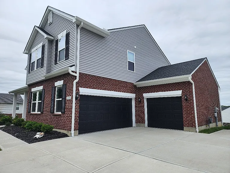 6179 Ballyshannon Dr — Photo 2