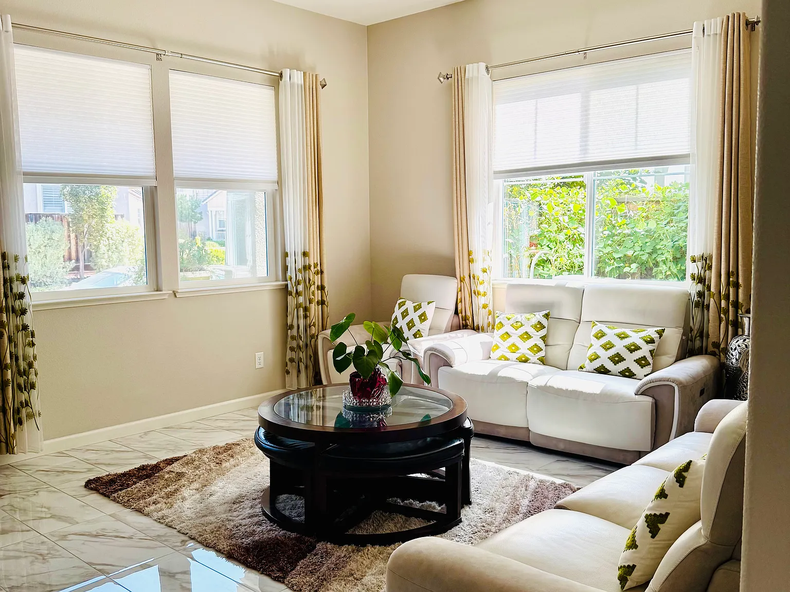 6 bed, 4.5 bath, 3050 sqft, $6,700 — Photo 2