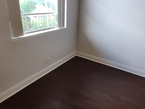 3rd image of 110 SE 2nd St APT 304