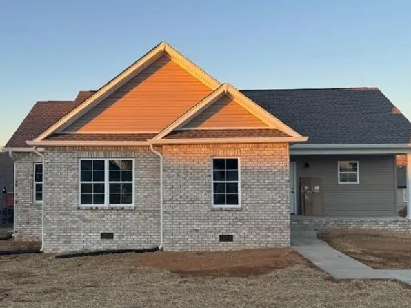 107 Thacker Dr, Portland, TN 37148