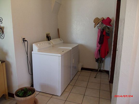 5th image of 204 S Creek St
