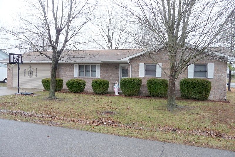 1st image of 1105 Oakwood Ln