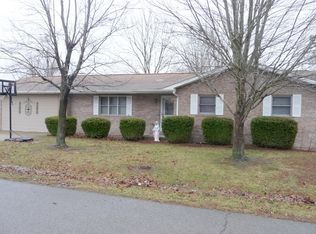 1105 Oakwood Ln, Marion, IL 62959