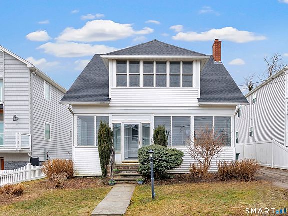 4th image of 8 Parkland Place