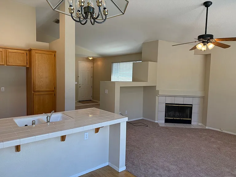 675 Bridgeford Dr — Photo 6