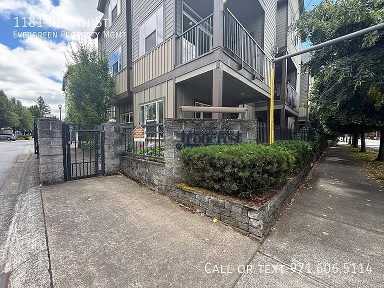 1181 NE 5th St — Photo 34