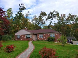 659 W Woods Rd, Hamden, CT 06518