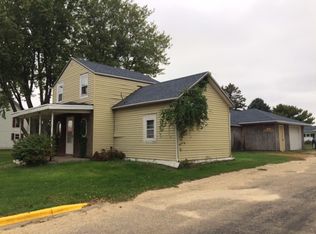 1315 Percival St, Hazel Green, WI 53811