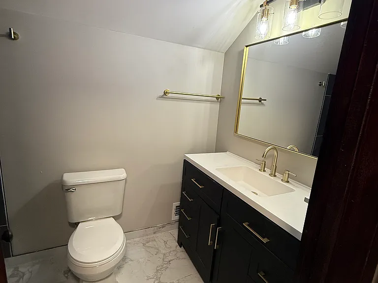 813 Fleming Ave — Photo 4