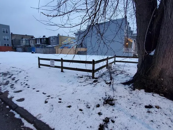 811 N 42nd St, Philadelphia, PA 19104