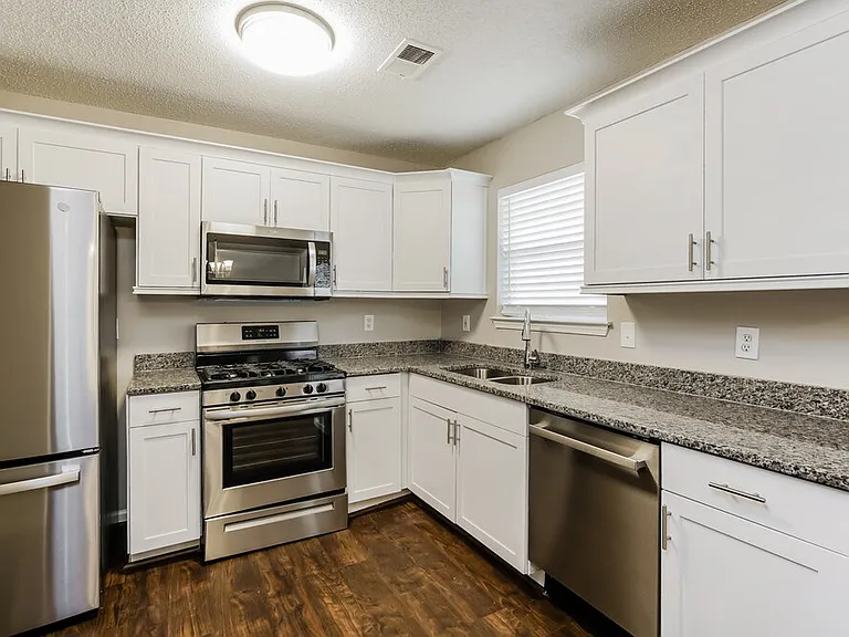2780 Highland Hill Pkwy — Photo 10