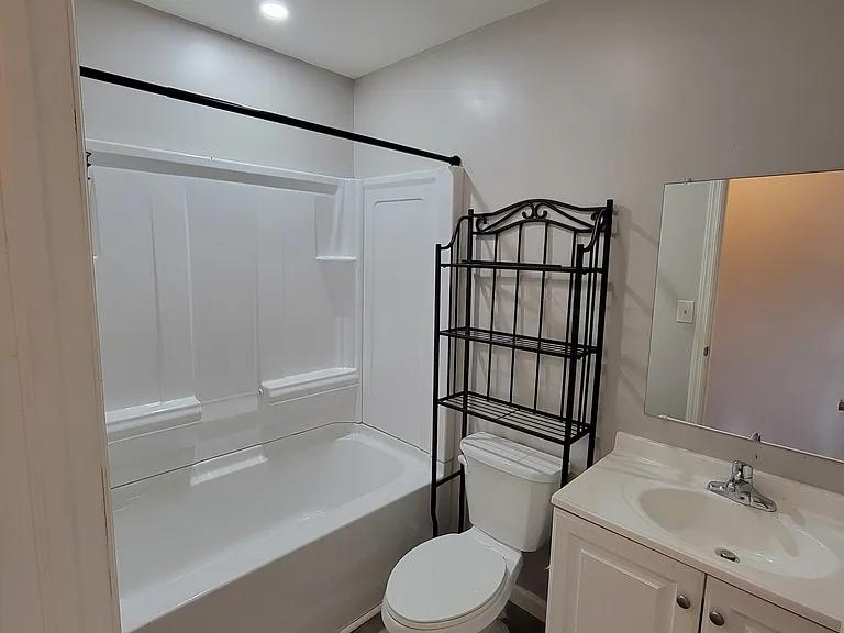 591 Pike St #A — Photo 4