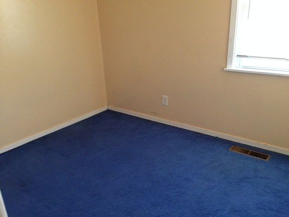 4th image of 780 N Hill Ln