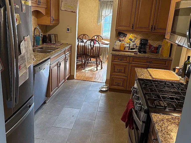 1308 Chaplin St — Photo 22