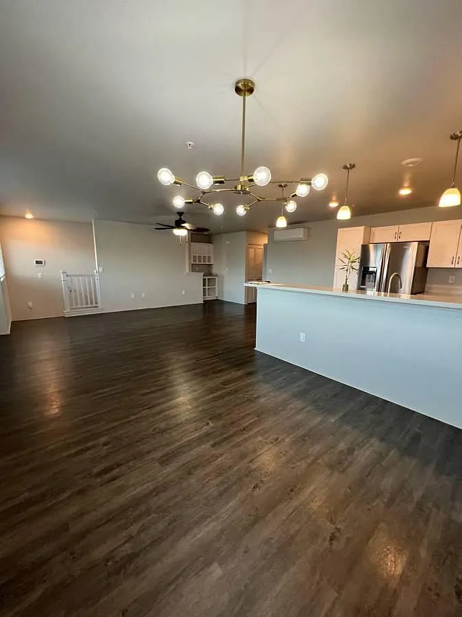 3 bed, 1805 sqft, $4,400 — Photo 2