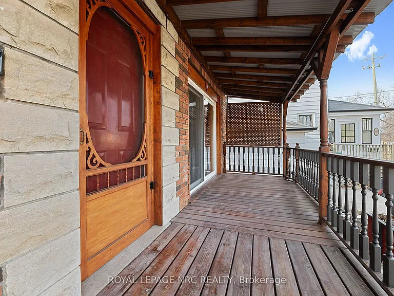 87 York St — Photo 2