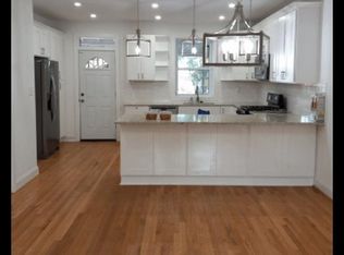 327 16th St NE, Washington, DC 20002