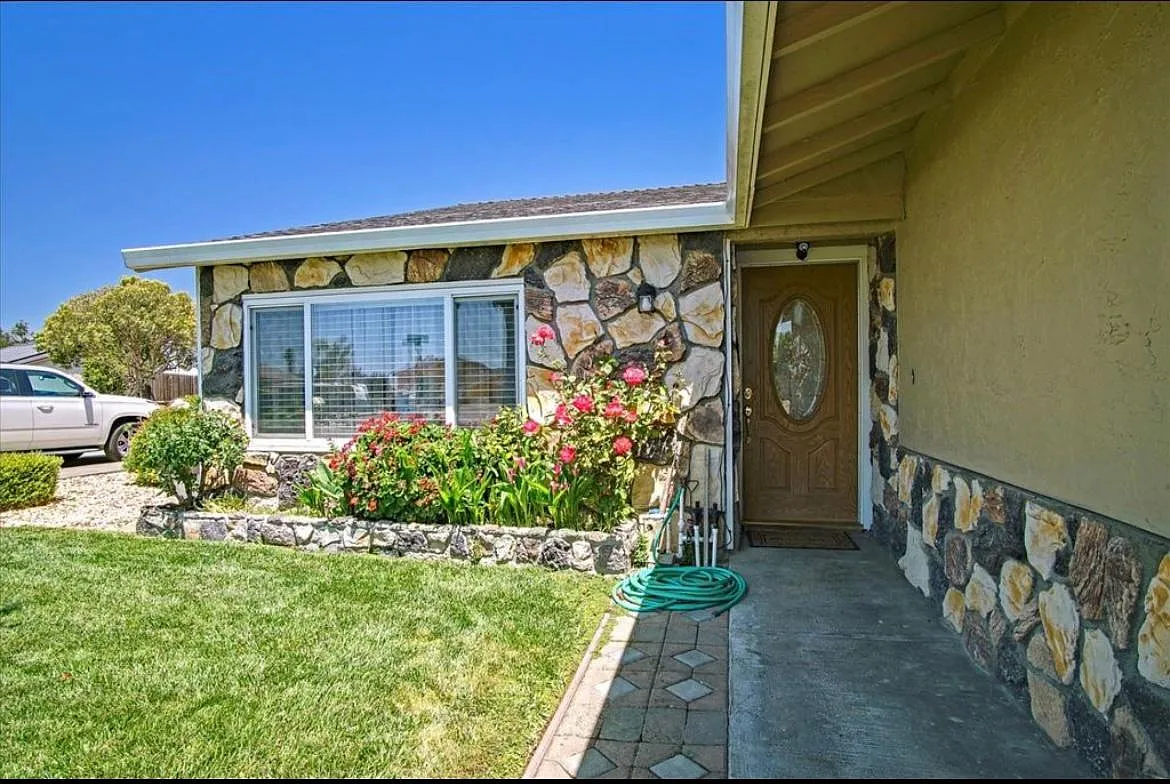 11 Verde Cir photo 1