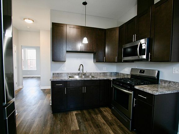 Kitchen fits a small table