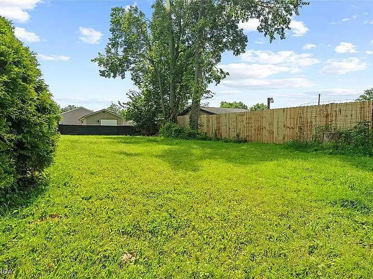 210 Magnolia Ave — Photo 19
