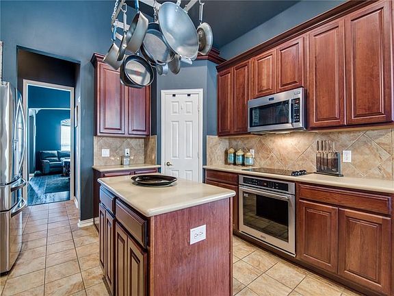 3rd image of 15886 Buffalo Creek Dr