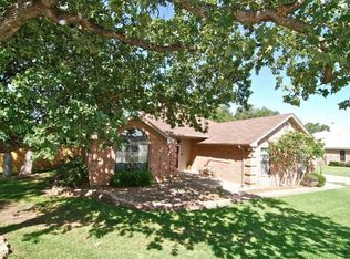 4020 View Point Dr, Granbury, TX 76048