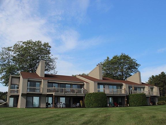 2nd image of 1012 Marina Bluff Dr