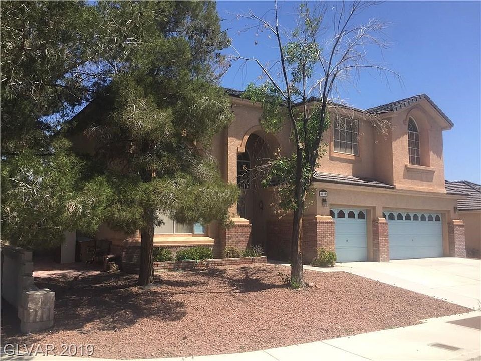 3 Car garage  and Florida room!