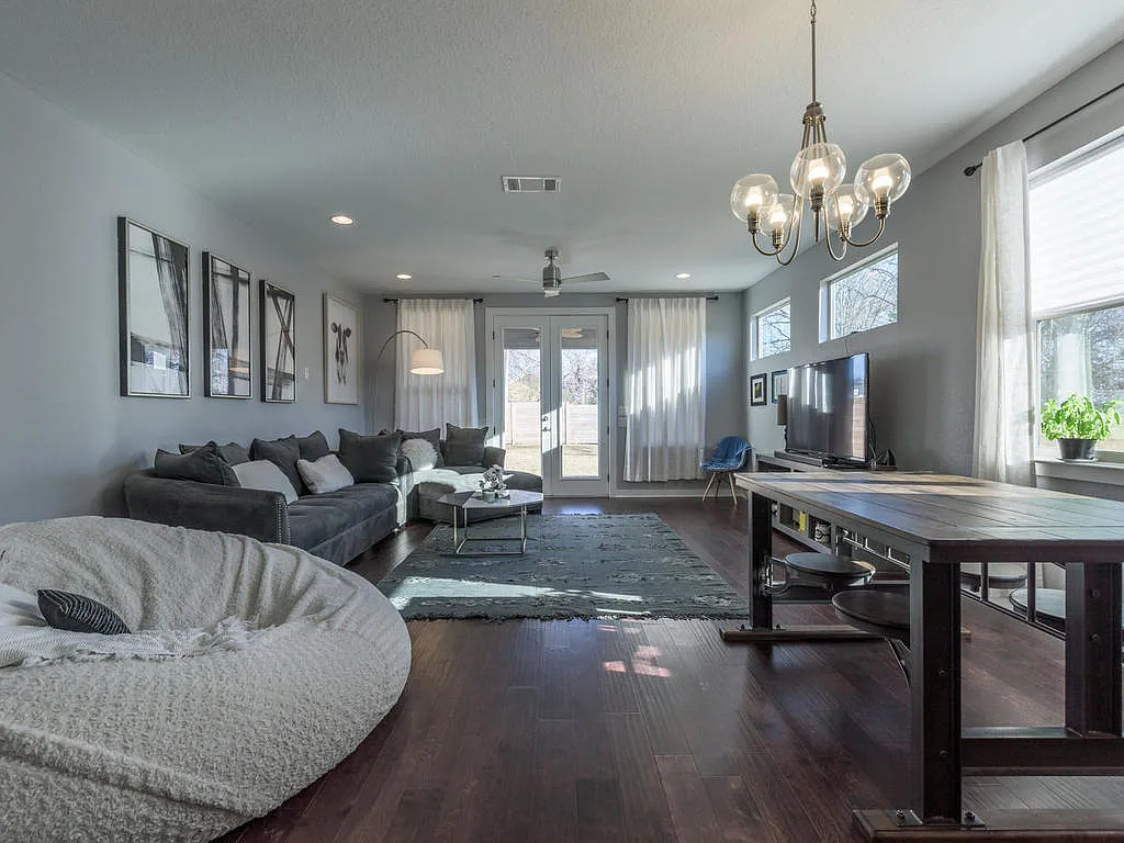503 Kemp St — Photo 2