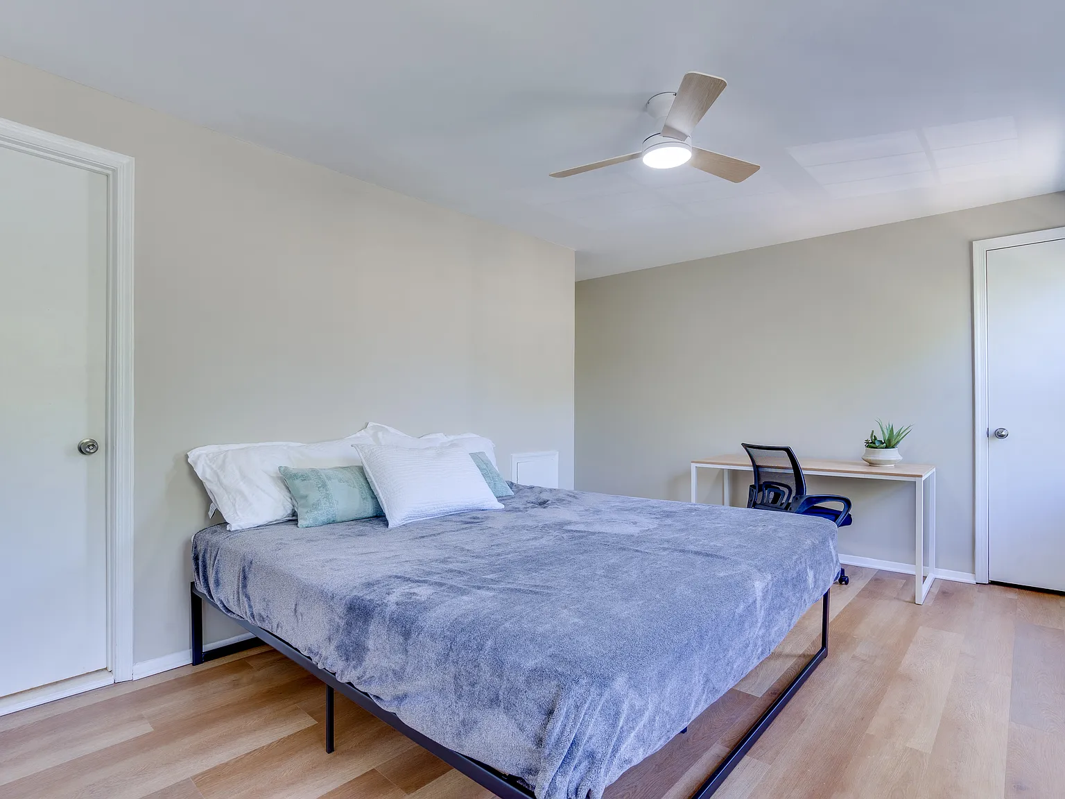 3 bed, 1408 sqft, $1,200 — Photo 2