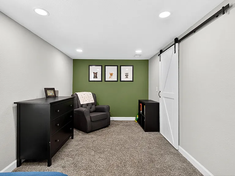 244 Sumner Blvd — Photo 17