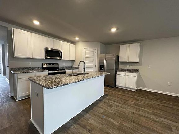 5th image of 13538 Cannes Ct
