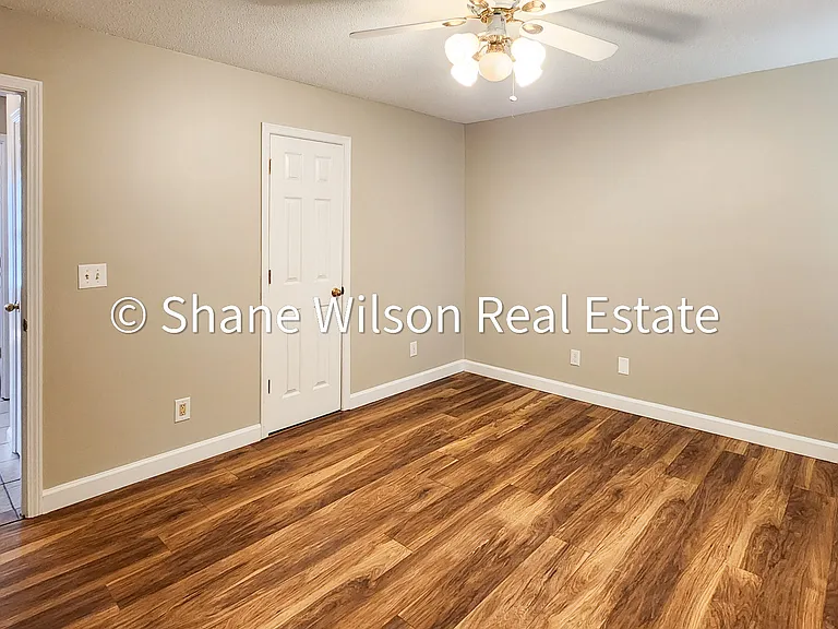 162 Shawn Ln — Photo 13