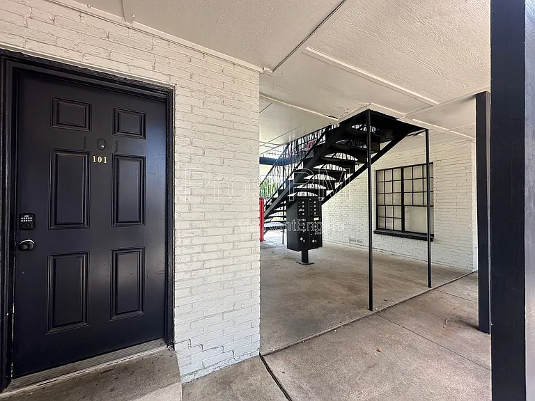 5317 Junius St #101 — Photo 10