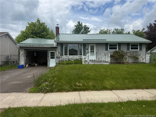 65 Leeds Dr, Fredericton, NB E3B 4S7