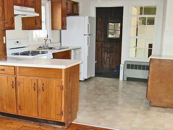 (Kitchen to be updated)
