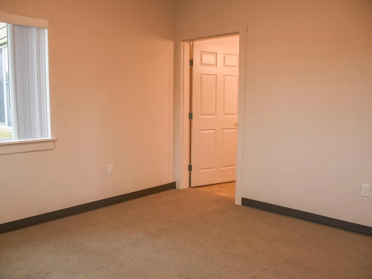 Kirkland Heights Apartments — Photo 76