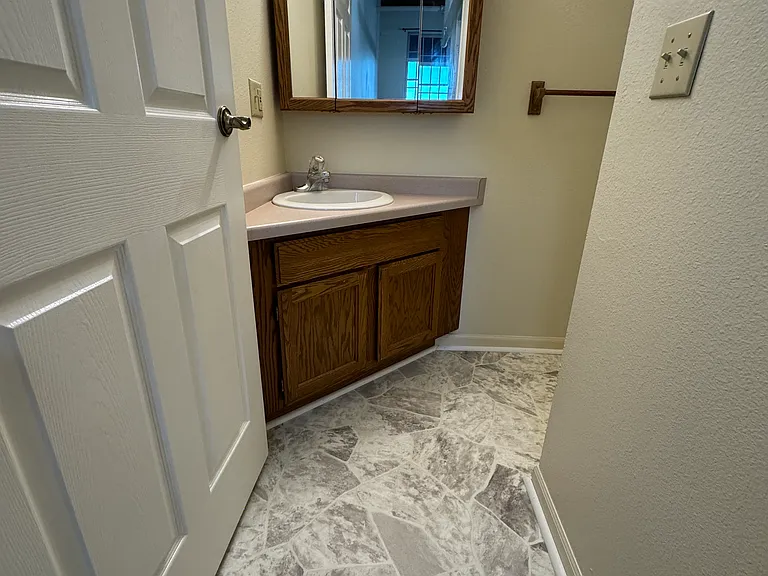 Pioneer Point Apartments — Photo 8