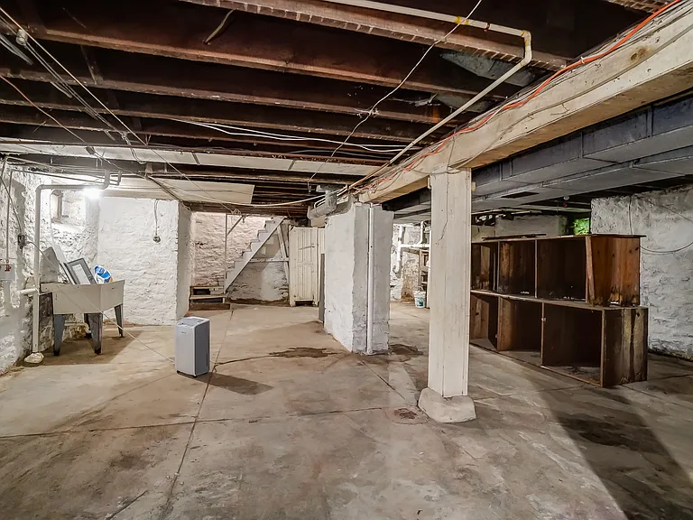1768 Williams Ave — Photo 59